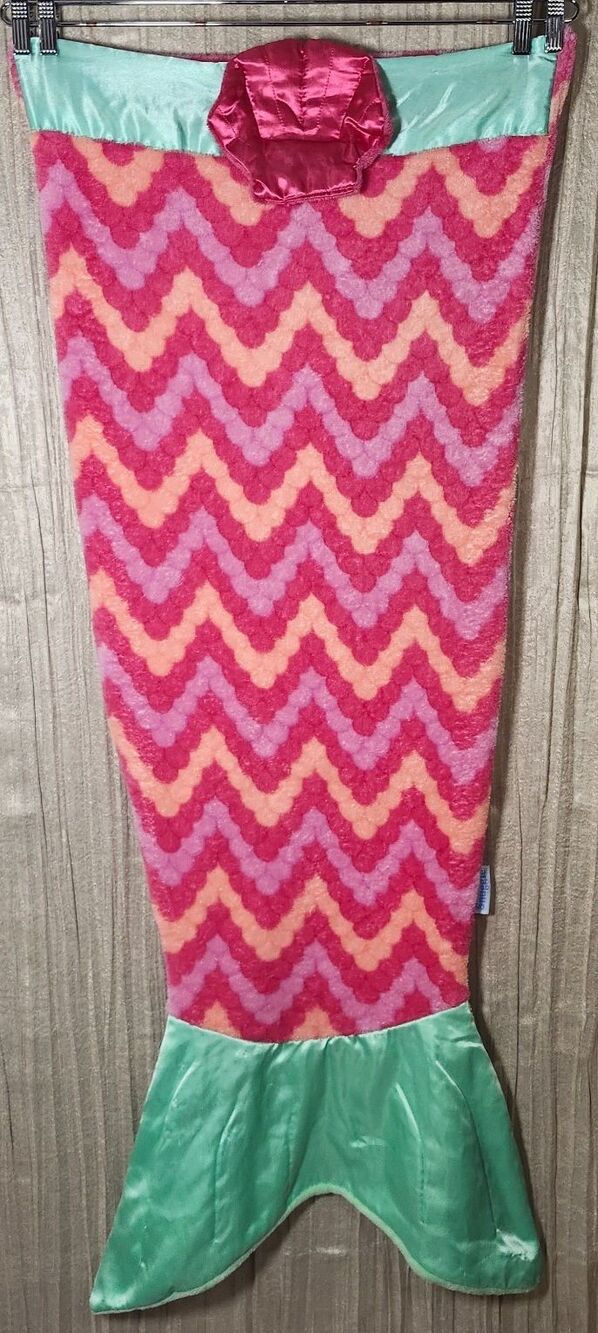 Snuggie Fantasy Mermaid Tail Blanket Kids One Size Pink Green Zig-Zag Fleece